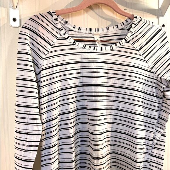 Lululemon Striped Long Sleeve Top Sz 4 - Picture 3 of 6
